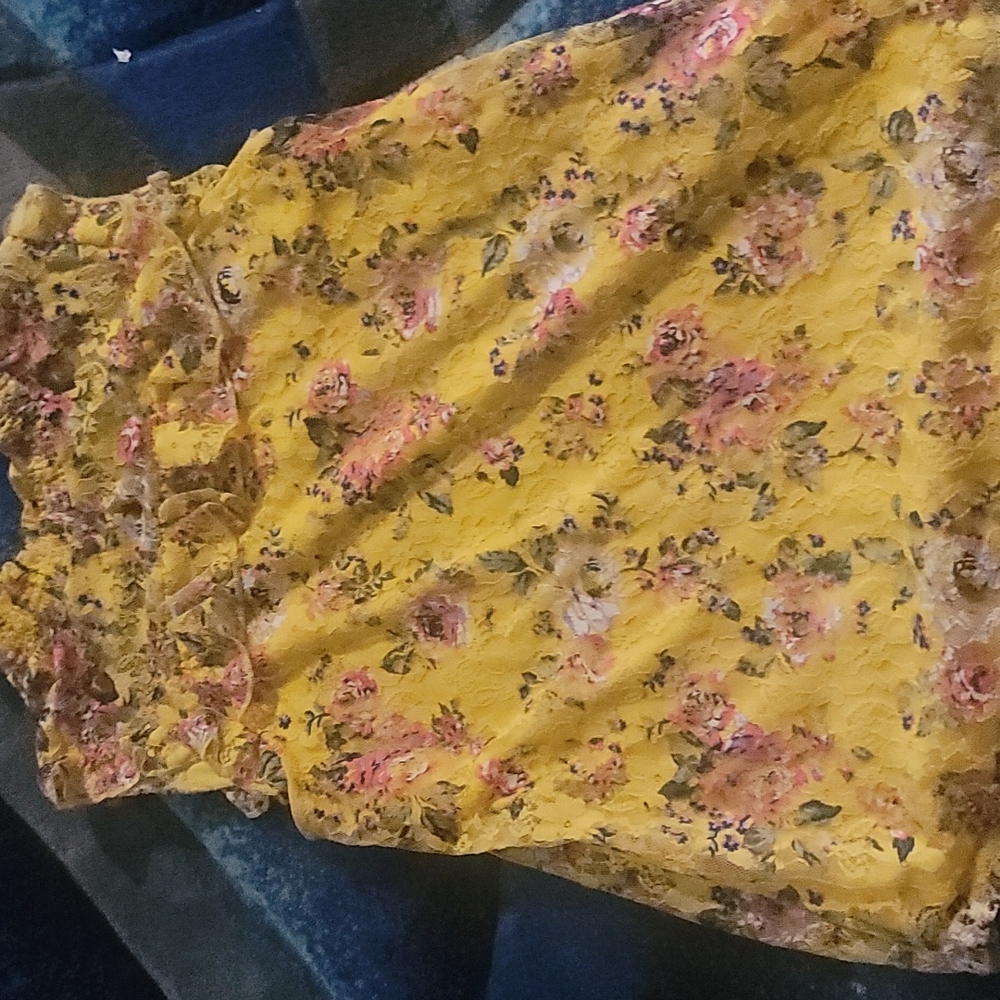 Yellow floral lace tank top